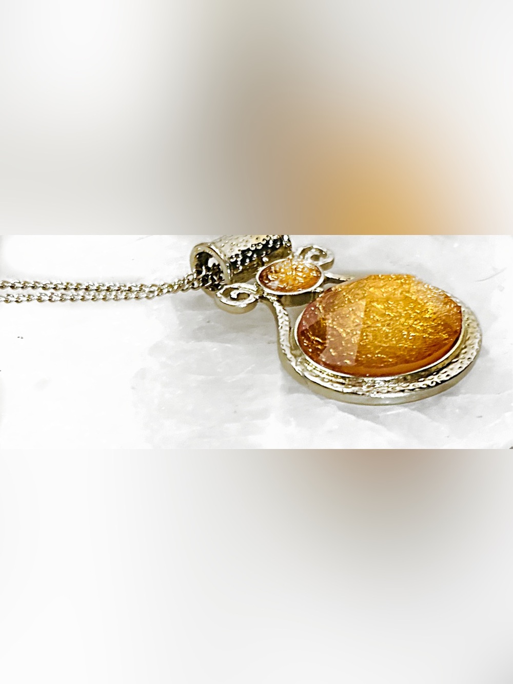 Gorgeous Gold-Tone Faux Amber Pendant Necklace